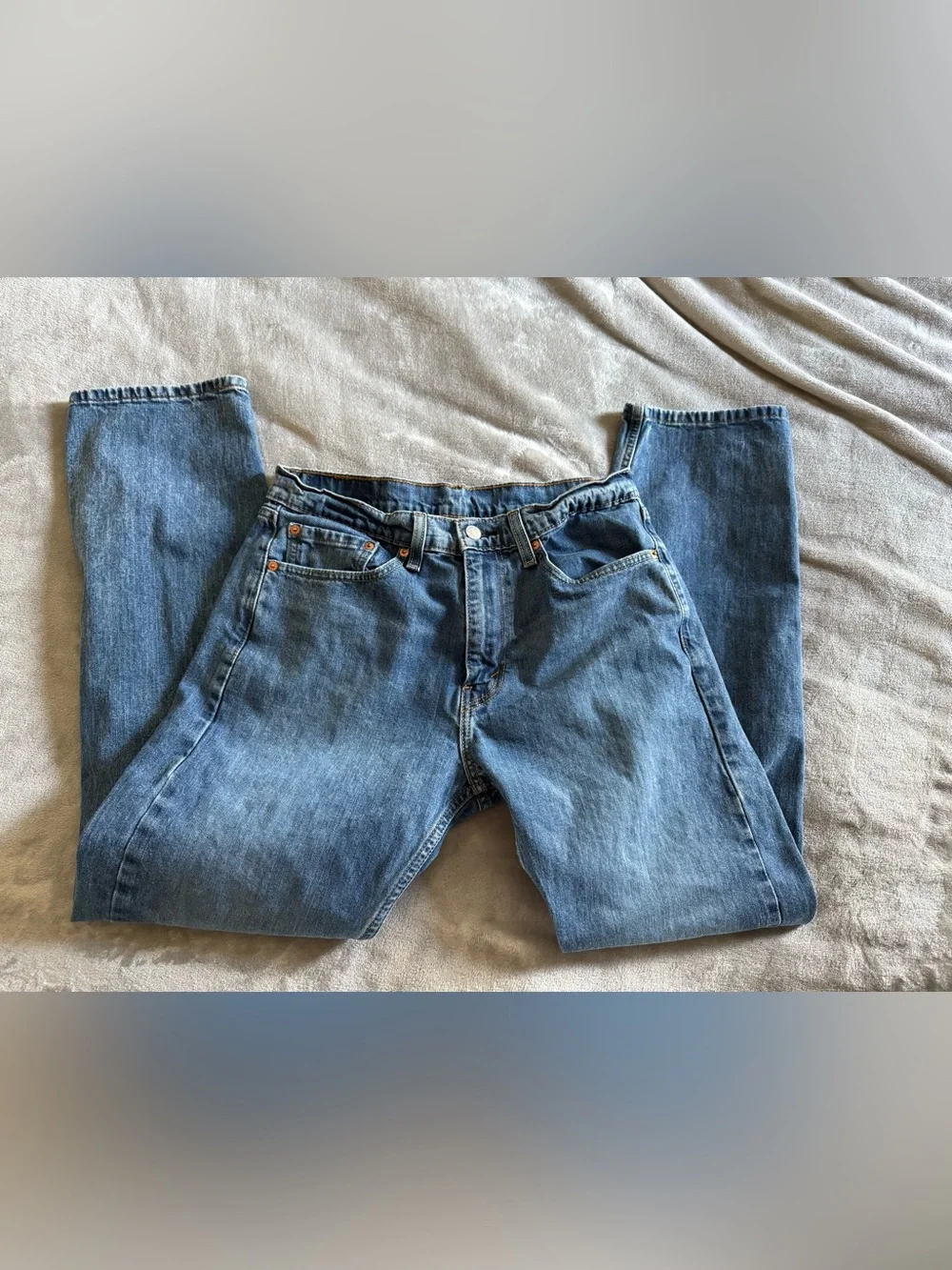 Levi's Men's Medium Blue Relaxed Jeans with Signature Patch